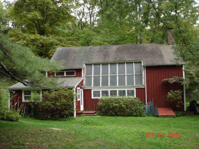Building photograph for 31 BEAR HILL RD